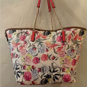 END OF SUMMER SALE: Aldo Floral Tote Bag with Chain Strap- LIKE NEW!